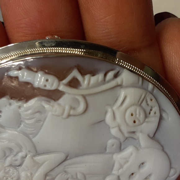 925, Made in Italy, Hand Carved Cameo, Beauty & The Beast. Pendant & Brooch. - Picture 10 of 17